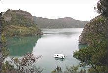 A houseboat is just like a big caravan afloat and a lovely way to see Whangaroa Harbour with its many isolated bays and peaceful anchorages, towering stone cliffs and sandy beaches fringed by untouched bush. A houseboat is just like a big caravan afloat and a lovely way to see Whangaroa Harbour with its many isolated bays and peaceful anchorages, towering stone cliffs and sandy beaches fringed by untouched bush.
