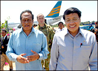 Indonesia's Foreign Minister Hassan Wirajuda (R) with his East Timor counterpart Jose Luis Guterres in Dili. Picture / Reuters Indonesia's Foreign Minister Hassan Wirajuda (R) with his East Timor counterpart Jose Luis Guterres in Dili. Picture / Reuters