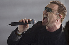 Bono rocks the crowd at Mount Smart Stadium on Saturday night. Picture / Richard Robinson Bono rocks the crowd at Mount Smart Stadium on Saturday night. Picture / Richard Robinson