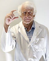 Professor Bruce Baguley's dream is to contribute to a quantum change in cancer treatment. Photo / Kenny Rodger Professor Bruce Baguley's dream is to contribute to a quantum change in cancer treatment. Photo / Kenny Rodger