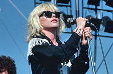 Deborah Harry, aka Blondie, sports her Ray-Ban Wayfarers, circa 1979. Photo / TRANZ Deborah Harry, aka Blondie, sports her Ray-Ban Wayfarers, circa 1979. Photo / TRANZ