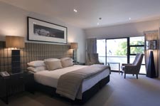 The George has all the conveniences and luxuries of a large hotel. The George has all the conveniences and luxuries of a large hotel.