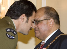 Corporal Willy Apiata hongis with Governor-General Anand Satyanand after receiving his Victoria Cross. Photo / Mark Mitchell Corporal Willy Apiata hongis with Governor-General Anand Satyanand after receiving his Victoria Cross. Photo / Mark Mitchell