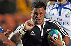 Hikawera Elliot charges forward for the New Zealand Maori against Samoa. Photo / Getty Images Hikawera Elliot charges forward for the New Zealand Maori against Samoa. Photo / Getty Images