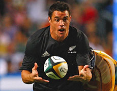 Daniel Carter's move back to first five-eighths in the second half was key to the All Blacks' victory in Hong Kong. Photo / Getty Images Daniel Carter's move back to first five-eighths in the second half was key to the All Blacks' victory in Hong Kong. Photo / Getty Images