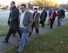 David Bain (L) and his supporters walk to the High Court in Christchurch to hear two questions from the jury before they retired to consider their verdict. Photo / Simon Baker David Bain (L) and his supporters walk to the High Court in Christchurch to hear two questions from the jury before they retired to consider their verdict. Photo / Simon Baker