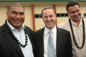 Michael Jones (R) with fellow former All Black Va'iga Tuigamala and PM John Key. Photo / Paul Estcourt