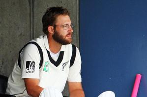 NZC chiefs hope Vettori can cope with his shoulder injury. Photo / Getty Images