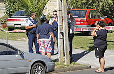 Police officers talk to Pakuranga residents in the quest for witnesses. Photo / Kenny Rodger Police officers talk to Pakuranga residents in the quest for witnesses. Photo / Kenny Rodger