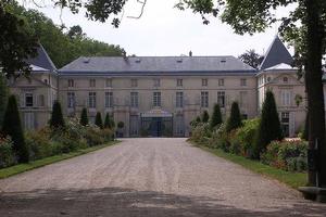 An exhibition at Paris' Chateau de Malmaison (pictured) examines the role Napoleon Bonaparte's first wife, the Empress Josephine, had in changing France's wine tastes. Photo / Wikimedia Commons image from user Wabill