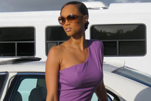 The first photo of America's Top Model host Tyra Banks enjoying the Kiwi sun after arriving to film an episode of the popular US reality show. Photo / Supplied