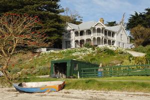 A stately home at Batley on the Kaipara Harbour. Photo / Liz Light