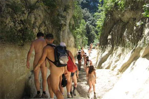 Serial nude hiker Stephen Gough isn't alone in his love of walking without clothes. The practice is popular in parts of Germany and in the Swiss and French alps. Photo / Wikimedia Commons, Gilbau