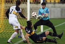 Andrew Durante scores for the Phoenix against Boca Juniors on Friday night. Photo / Getty Images Andrew Durante scores for the Phoenix against Boca Juniors on Friday night. Photo / Getty Images
