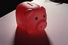 There are ways for investors to avoid exploitative finance practices and keep more of their investment profits. Photo / Glenn Jeffrey There are ways for investors to avoid exploitative finance practices and keep more of their investment profits. Photo / Glenn Jeffrey