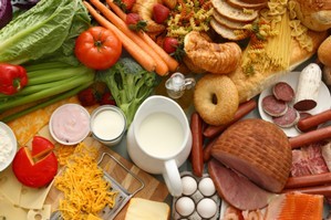 The diet emphasises consumption of low-fat dairy products, whole grains, poultry, fish and nuts as well as fruits and vegetables. Photo / Thinkstock