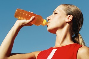During long workouts, sports drinks can be useful. Choose varieties that have up to 10 per cent carbohydrates. Photo / Thinkstock