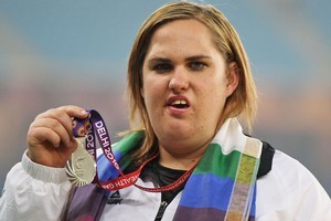 Jess Hamill of New Zealand poses with her silver medal. Photo / Getty Images