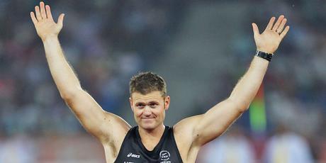 Silver medalist Stuart Farquhar acknowledges the crowd during the men's javelin final. Photo / Getty Images Silver medalist Stuart Farquhar acknowledges the crowd during the men's javelin final. Photo / Getty Images