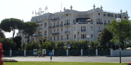 The Grand Hotel Rimini, beloved of film maker Federico Fellini, will close for the European winter as the economic crisis continues to bite.