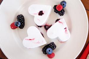 Fresh blackberry marshmallow. Photo / Babiche Martens
