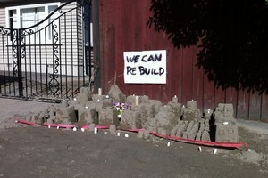 A message of hope in Christchurch. Twitpic / @DARTgirl