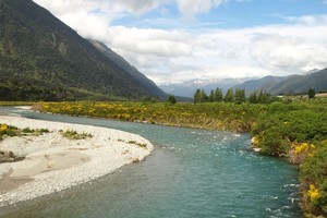 The Southern Alps are regularly shaken by slow, creeping quakes that can last up to 30 minutes.
Photo / Pamela Wade
