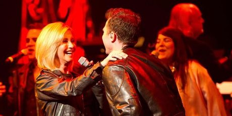 Olivia Newton-John (left) performs a duet with David Campbell. Photo / Kurt Sneddon Olivia Newton-John (left) performs a duet with David Campbell. Photo / Kurt Sneddon