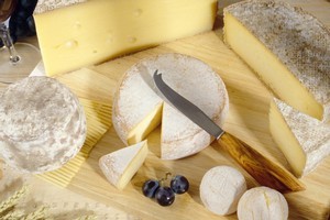 A tip: Always order cheese before dessert and never have it served with crackers. Photo / Thinkstock