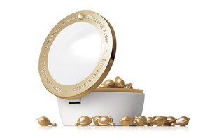 Elizabeth Arden Ceramide Gold Ultra Restorative Capsules $136. Photo / Supplied
