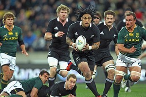 Ma'a Nonu of the All Blacks breaks the South Africa defence. Photo / Getty Images