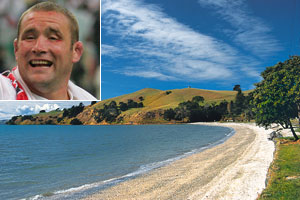 Former England captain Phil Vickery (inset) says New Zealand is 'such a beautiful place'. Photo / Tourism Auckland