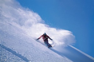 A Sydney snowboarder has died after sliding down a deep ravine in New Zealand's mountainous back country. File photo / Thinkstock