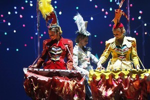 Trichromatic Hula Sistars Revue, by Tarja Pabbruwe and Petro van Zijl, 4th Avant Garde. Photo / World of Wearable Art