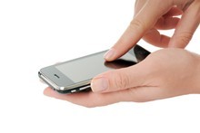 Elmira Rafiee is alleged to have contacted 45 Trade Me and Sella customers by text message, pretending to be selling the Apple mobile devices. Photo / Thinkstock Elmira Rafiee is alleged to have contacted 45 Trade Me and Sella customers by text message, pretending to be selling the Apple mobile devices. Photo / Thinkstock