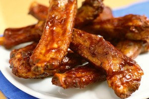 According to a new book on etiquette in the 21st century, spare ribs should be eaten with a knife and fork. Photo / Thinkstock