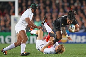 Aurelien Rougerie of France tackles Ma'a Nonu. Photo / Getty Images