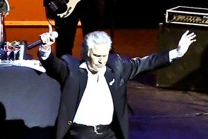 John Rowles takes a bow at the Bruce Mason Theatre on Auckland's North Shore. Photo / Milana Radojcic