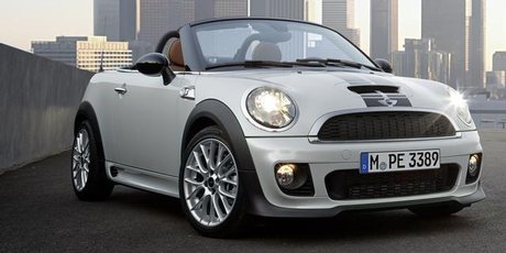 New Zealand buyers of the Roadster will get familiar Mini styling in the cabin, a manual fabric roof and comprehensive safety features. Photo / Supplied New Zealand buyers of the Roadster will get familiar Mini styling in the cabin, a manual fabric roof and comprehensive safety features. Photo / Supplied