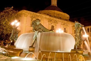 The court convenes by the fountain in the Plaza de la Virgen. Photo / Supplied