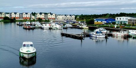 First-time canal boaters on the Shannon-Erne Waterway are told that the rudiments of negotiating locks is idiot-proof, and so it proved to be. Photo / Tourism Ireland