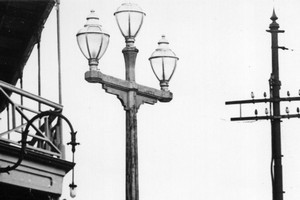 The lamps sat on top of a pole in a Ponsonby intersection after they were installed in 1873, giving the area the name 'Three Lamps.' Photo / NZ Herald Archives
