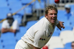 Shane Warne has been giving sledging tips to his fiancee, Liz Hurley. Photo / Glenn Jeffrey