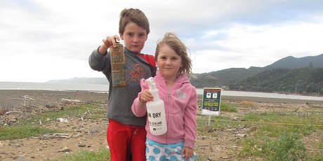 Charlie and Jemma are super rubbish collectors. Photo / Supplied