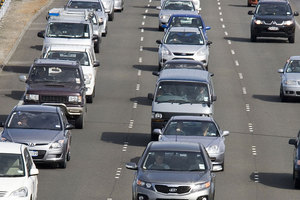 Motorists face traffic delays north of Auckland.