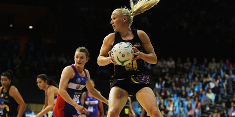 Laura Langman of the Magic secures possesion during the round two ANZ Championship match between the Waikato BOP Magic and Northern Mystics. Photo / Getty Images.