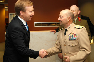 Defence Minister Jonathan Coleman (left) shakes hands with Admiral James G Stavridis (right) Nato Supreme Allied Commander Europe. Photo / Mark Mitchell
