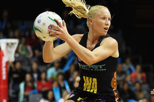 Laura Langman of the Magic secures possesion. Photo / Getty Images.