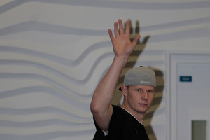 Gary Wilkinson of the Breakers at Auckland Airport last night. Photo / Chris Loufte