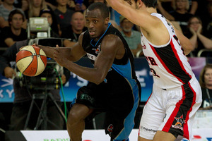 Breakers player Cedric Jackson heads for the hoop during last night's game. Photo / Sarah Ivey
